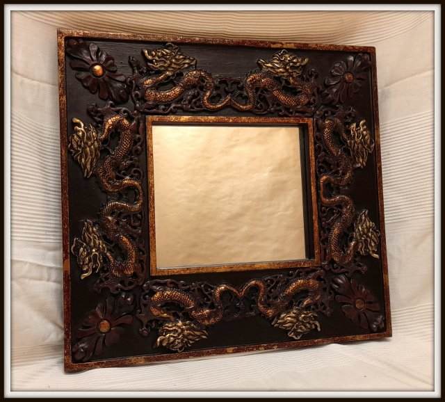 022.2023 Rama smoki z lustrem. In 32 x 28 , Out 59 x 55 cm